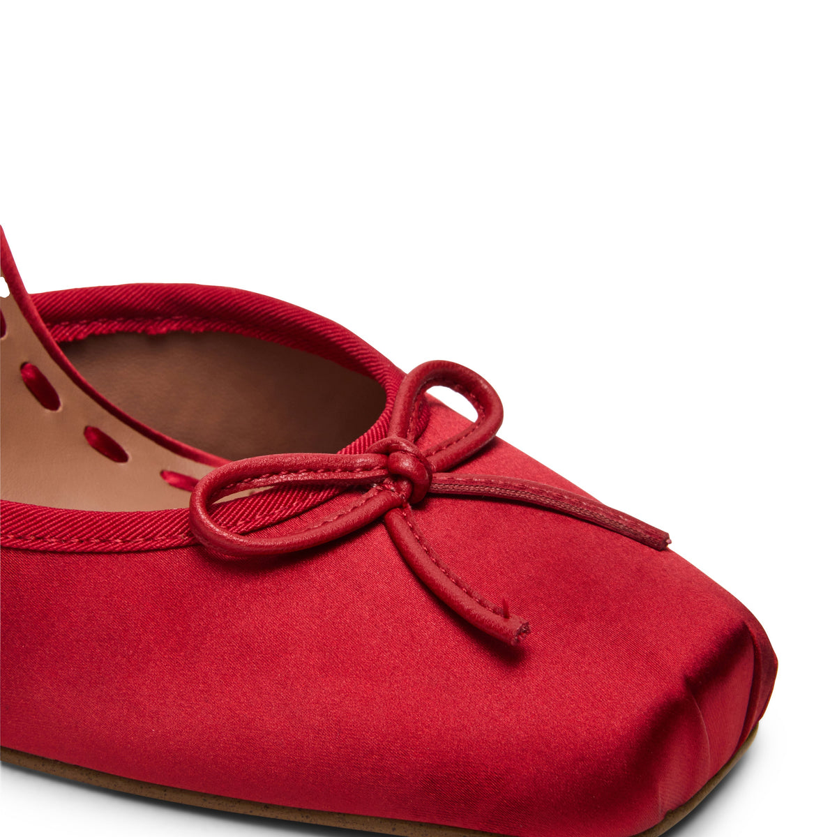 Larina Pump RED SATIN