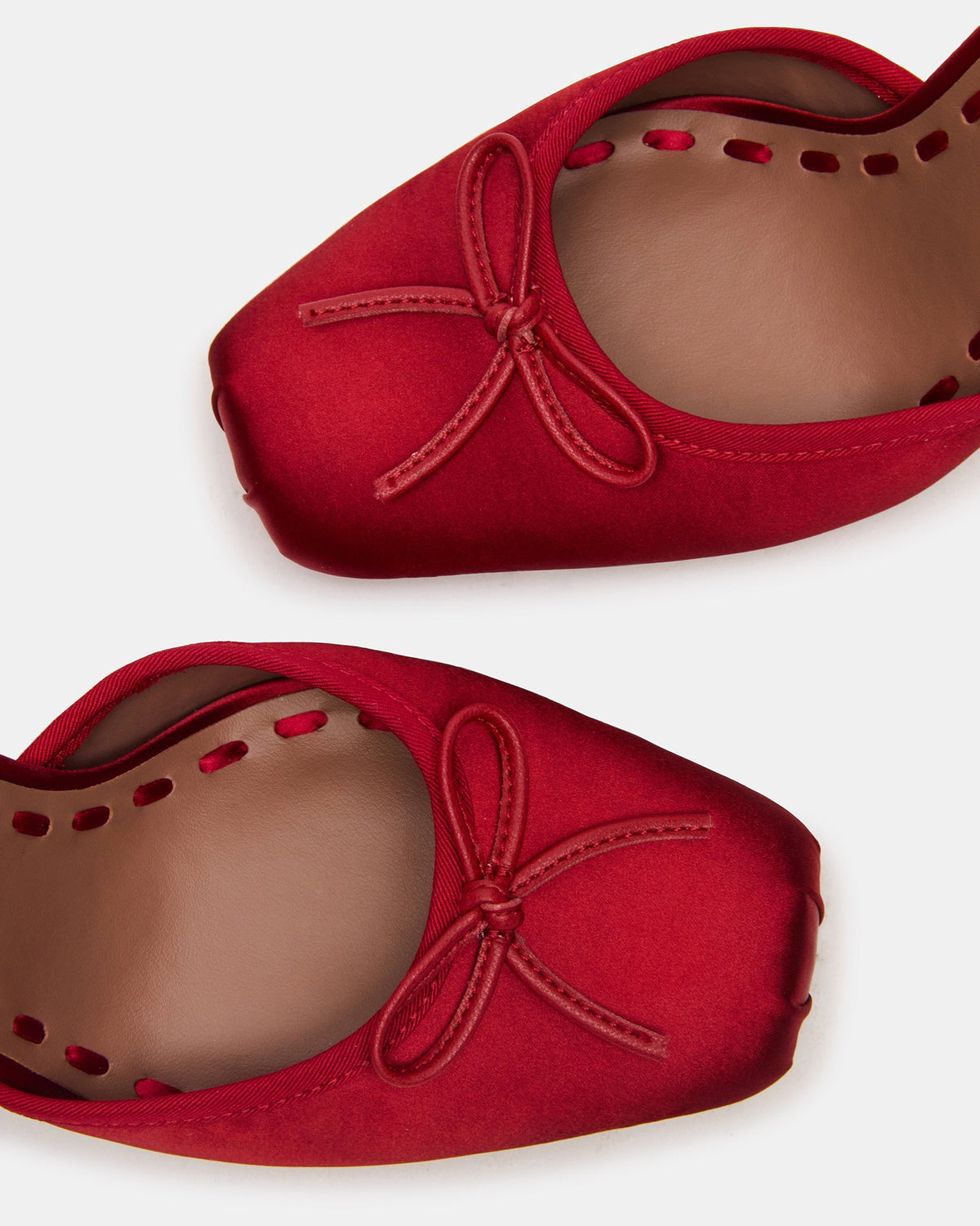 Larina Pump RED SATIN